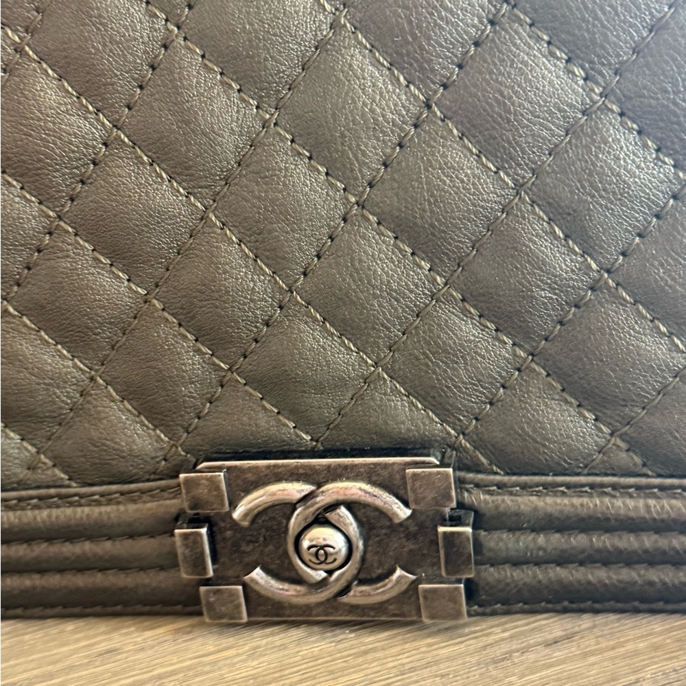 Chanel Large Boy Bag - Picture 9 of 17